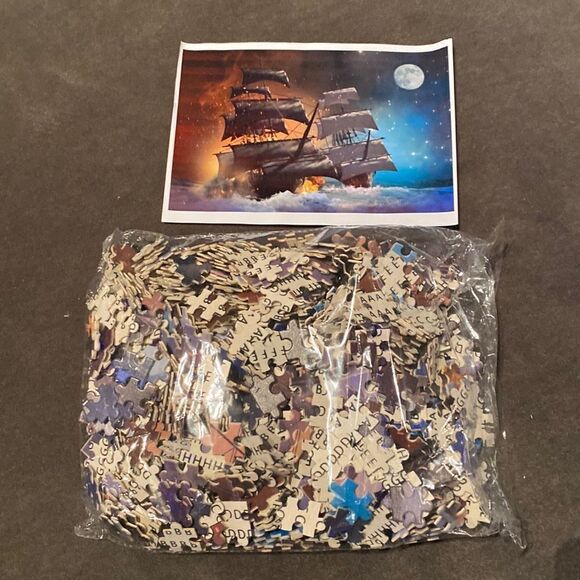 BUNDLE of NEW Puzzles - 3x1000 piece puzzles Pirates, Iceland & Dinosaurs NEW - Picture 1 of 10